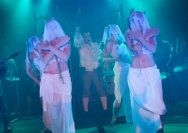02.06.2010 Phil and the gogo girls from hell