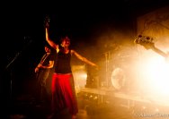 23.03.2011 Umsonst und Drinnen mit Toys get lost und Gomukhasana