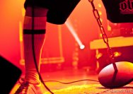 23.03.2011 Umsonst und Drinnen mit Toys get lost und Gomukhasana