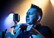 18.01.2012 Umsonst und Drinnen mit Phil and the gogo girls from hell und General Riot