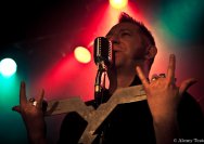 18.01.2012 Umsonst und Drinnen mit Phil and the gogo girls from hell und General Riot