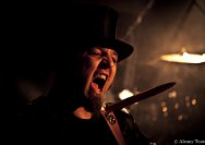 18.01.2012 Umsonst und Drinnen mit Phil and the gogo girls from hell und General Riot