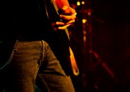 18.01.2012 Umsonst und Drinnen mit Phil and the gogo girls from hell und General Riot