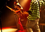 18.01.2012 Umsonst und Drinnen mit Phil and the gogo girls from hell und General Riot