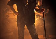 18.01.2012 Umsonst und Drinnen mit Phil and the gogo girls from hell und General Riot
