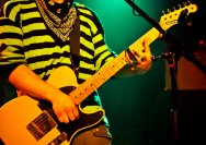 18.01.2012 Umsonst und Drinnen mit Phil and the gogo girls from hell und General Riot