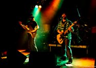 18.01.2012 Umsonst und Drinnen mit Phil and the gogo girls from hell und General Riot