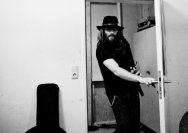 18.01.2012 Umsonst und Drinnen mit Phil and the gogo girls from hell und General Riot