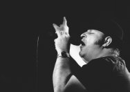 10.12.2014  Umsonst und Drinnen mit The Noisy Gatecrashers und Frog Shock
