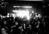 10.12.2014  Umsonst und Drinnen mit The Noisy Gatecrashers und Frog Shock