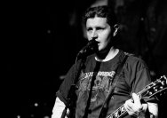 10.12.2014  Umsonst und Drinnen mit The Noisy Gatecrashers und Frog Shock