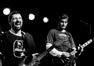 10.12.2014  Umsonst und Drinnen mit The Noisy Gatecrashers und Frog Shock