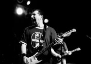10.12.2014  Umsonst und Drinnen mit The Noisy Gatecrashers und Frog Shock