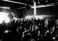 10.12.2014  Umsonst und Drinnen mit The Noisy Gatecrashers und Frog Shock