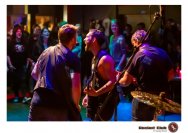 10.04.2019 Umsonst und Drinnen - Major, Dirty Dogs